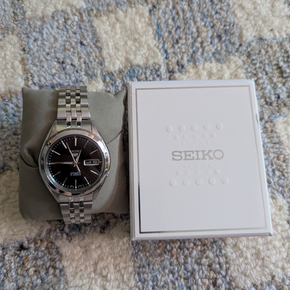 Seiko 5 Men's Stainless Steel Watch